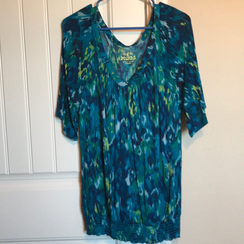 Mudd short sleeve v-neck shirt.